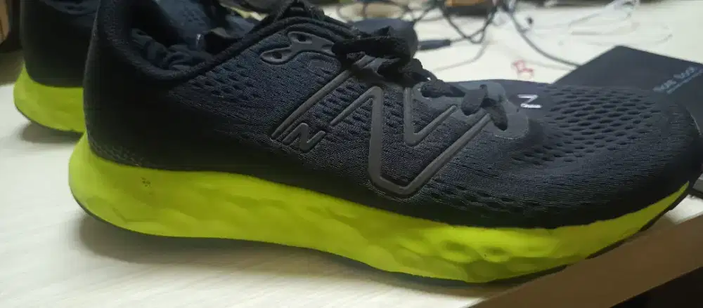 Sepatu NB size 43 besar