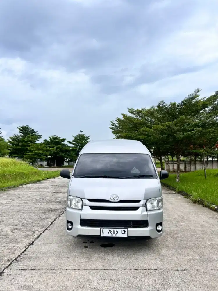 Hiace Commuter 2019