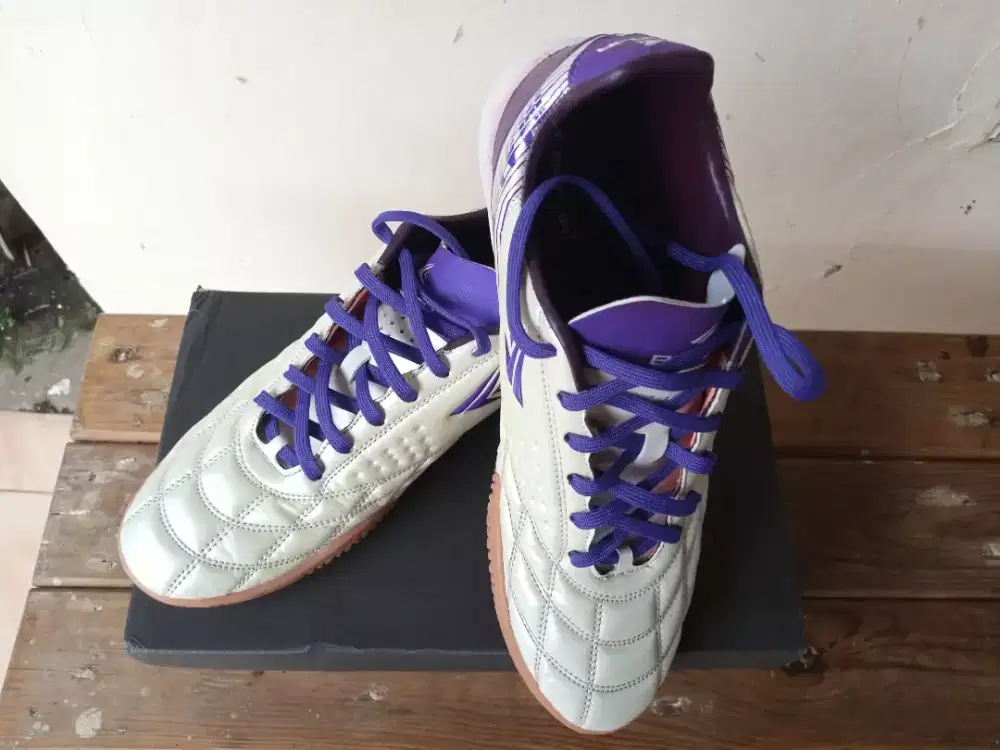 Sepatu futsal Braja Maverick size 42
