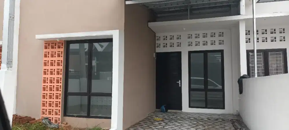 Rumah baru di kompleks disewakan utk penyewa Muslim sebab ada musola