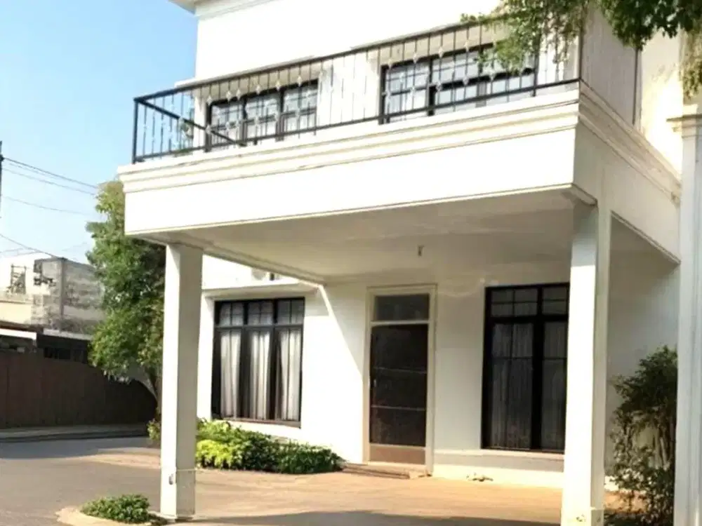 Rumah hoek luas 12x15 180m Type 4KT Cluster Thames JGC Jakarta Garden City