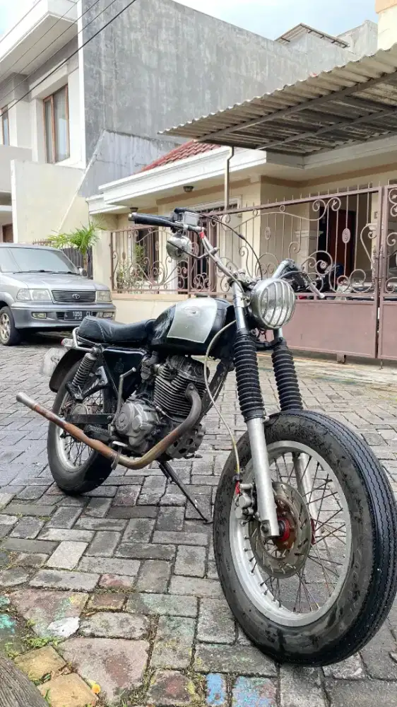 DIJUAL MOTOR CUSTOM BRITISH