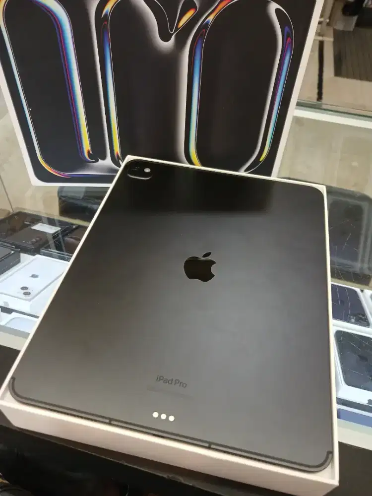 Apple iPad Pro M4 13inch 256GB Black BH 100% Lengkap