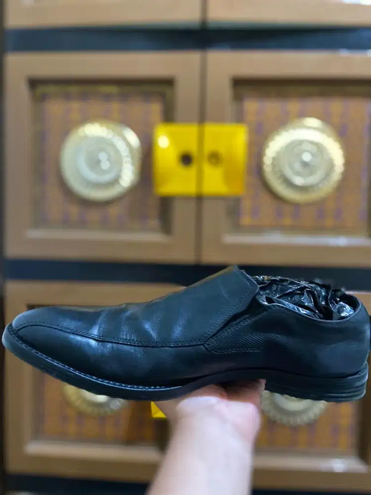 Sepatu Pantofel Clarks Kulit Lentur