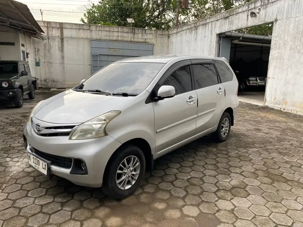 XENIA 1.3 R DELUXE MANUAL 2014