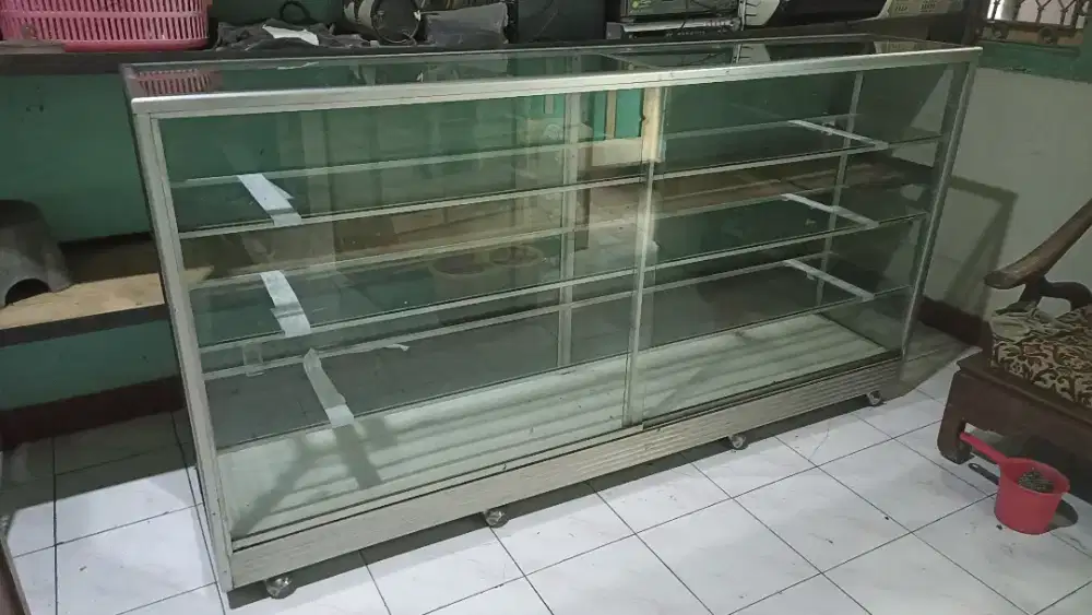 etalase 2 meter bekas