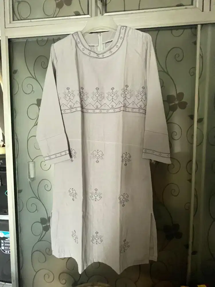PRELOVED TUNIK GREY/ABU (LOOSE) MOTIF BORDIR, L-XL, NEGO TIPIS, JNT