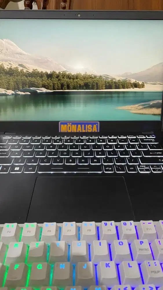 Laptop msi Modern 14 C11M like new kondisi 99.9% jarang di pakai, full