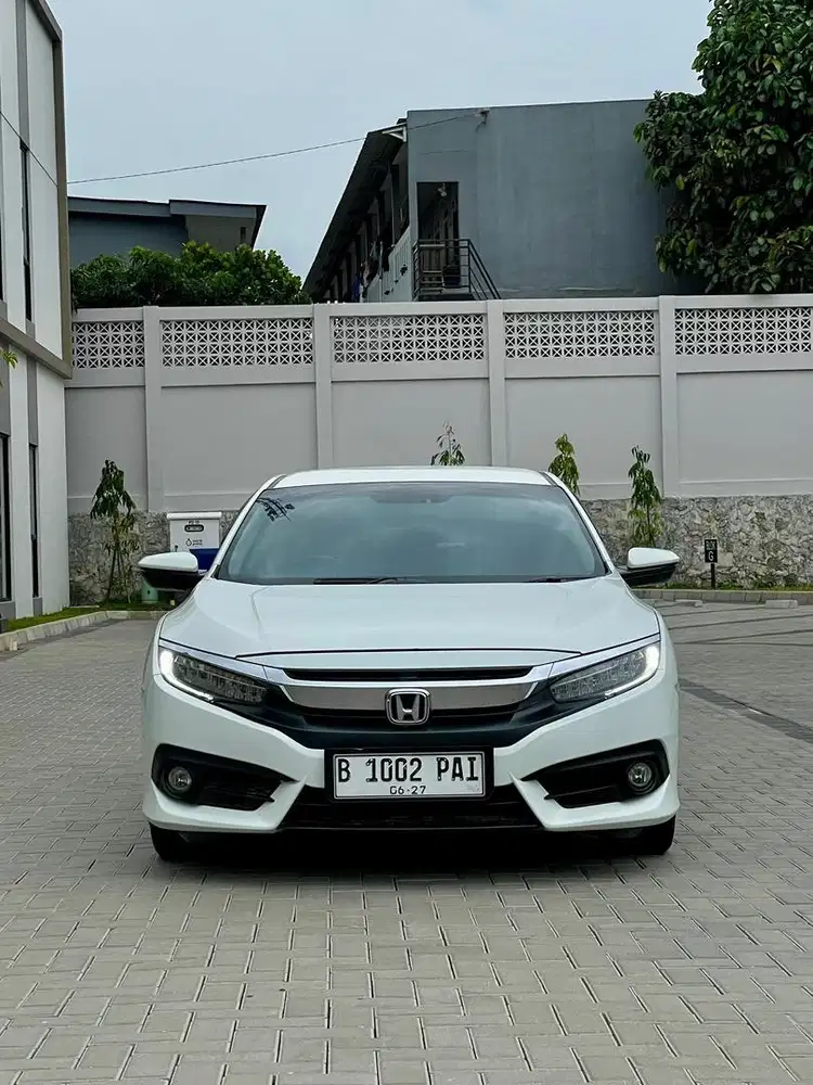 Obat Ganteng Gan Honda Civic ES Turbo Sedan AT 2017 Putih Istimewa Bos