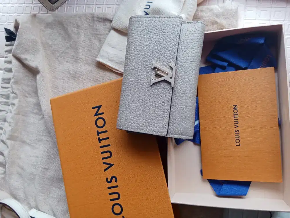 LV wallet original