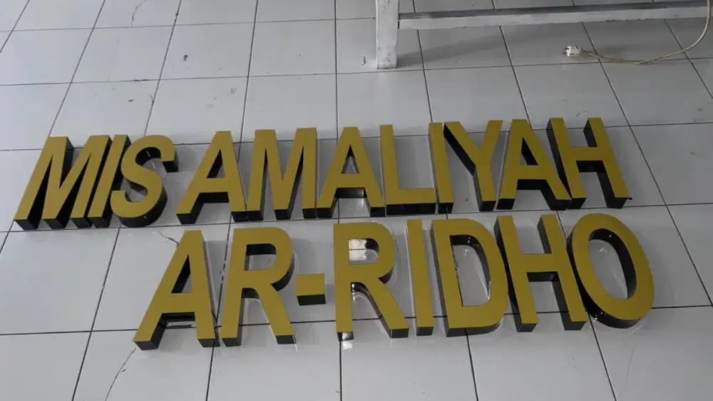 Huruf timbul akrilik non lampu