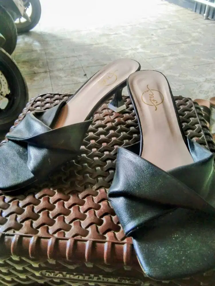 DIJUAL Sendal Wanita uk.38 DIJAMIN BAGUS!