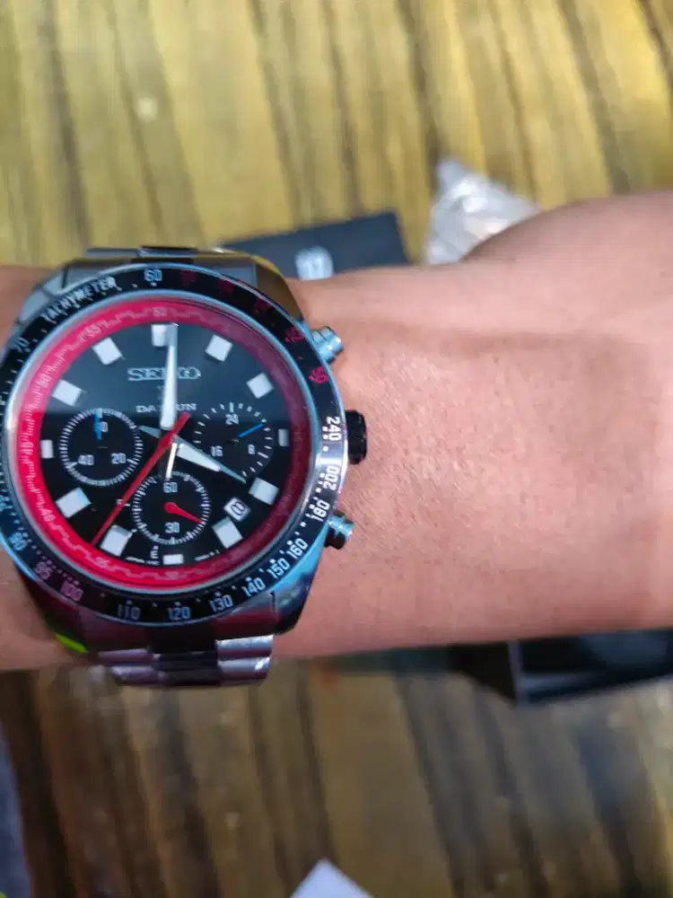 Jam Seiko rantai list hitam
