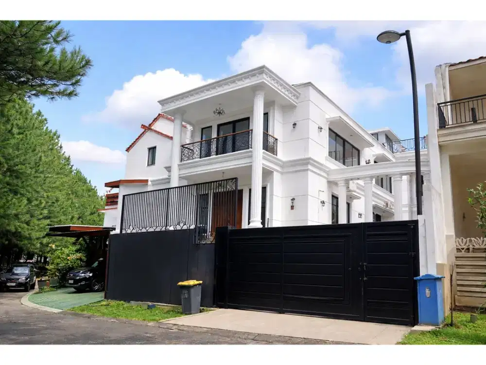 Dijual Rumah Exclusive Tahunan 3 Lantai Furnis Bagus Ada Kolam Renang Siap huni Sentul City SSR948