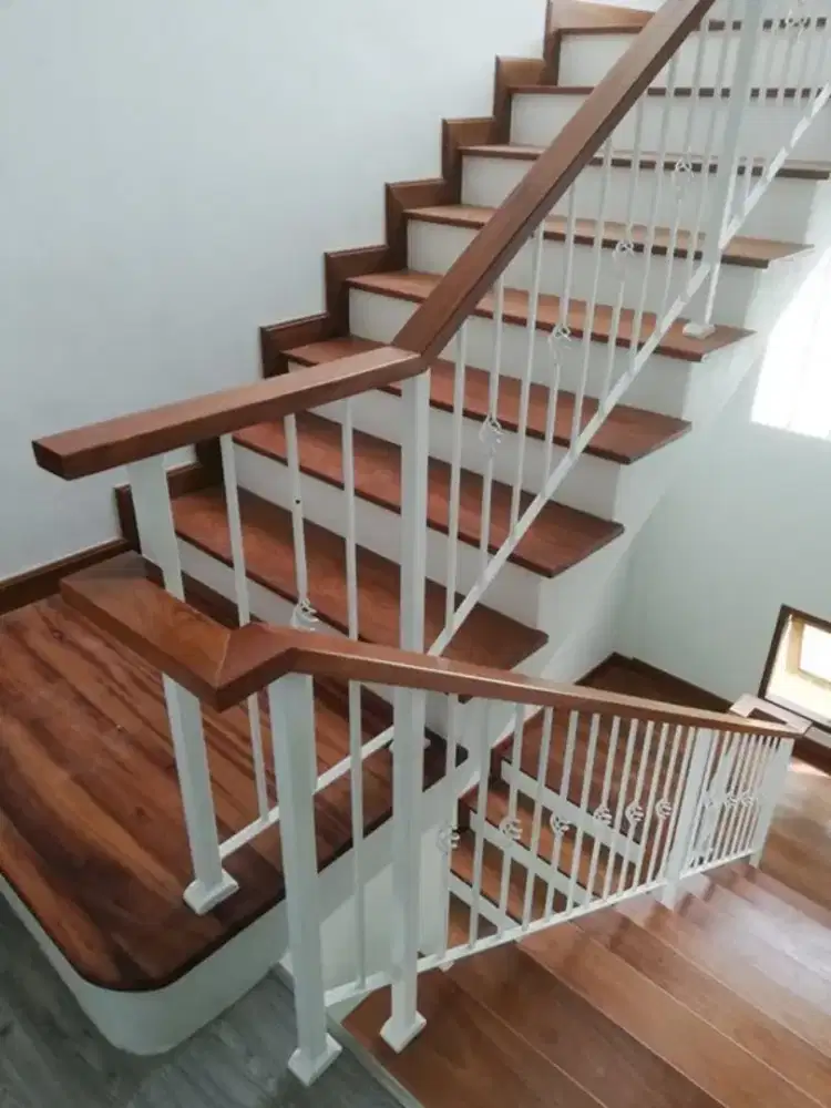 railing tangga pegangan kayu