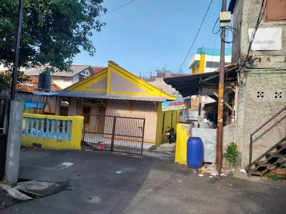 Dikontrakkan rumah sederhana lingkungan strategis nyaman TAHUNAN