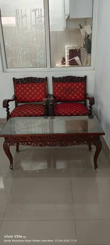 Meja tamu dan kursi tamu jati