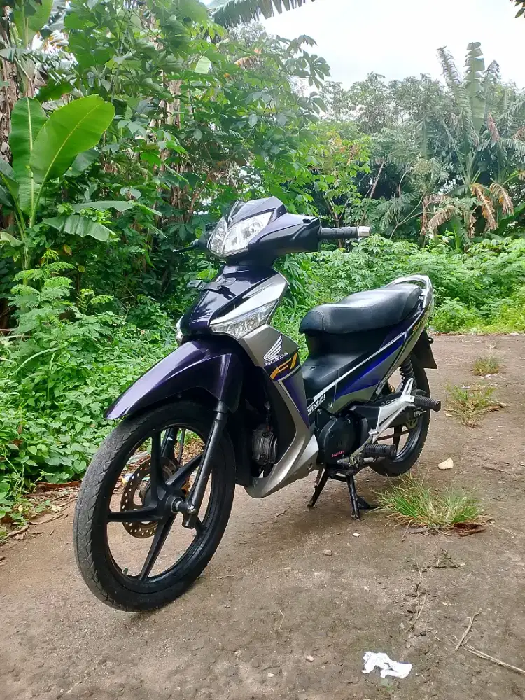 Supra x 125 Batman pgm fi (injeksi) tahun 2010