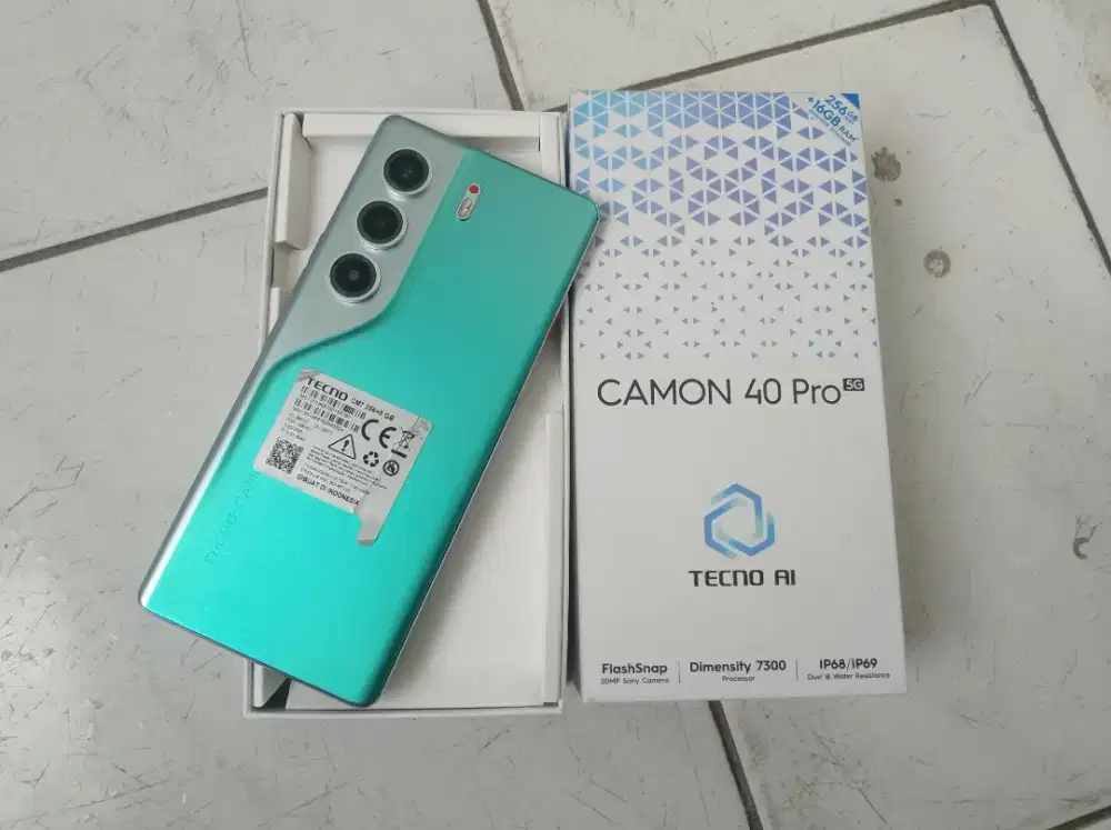 Tecno Camon 40 pro 5G Ram 8/256 layar curved lengkap mulus ori