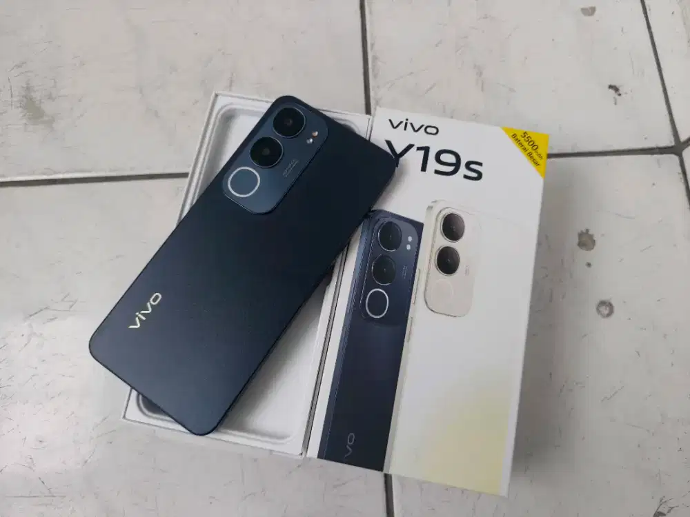 Vivo y19s Ram 6/128 lengkap mulus ori baterai awet