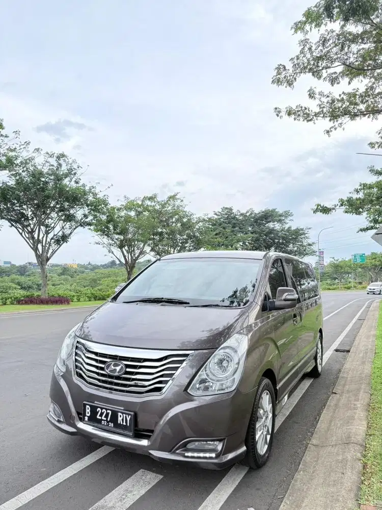 BU TERMURAH Hyundai H1 ROYALE 2016 nik 2015 automatic grand Sedona XG