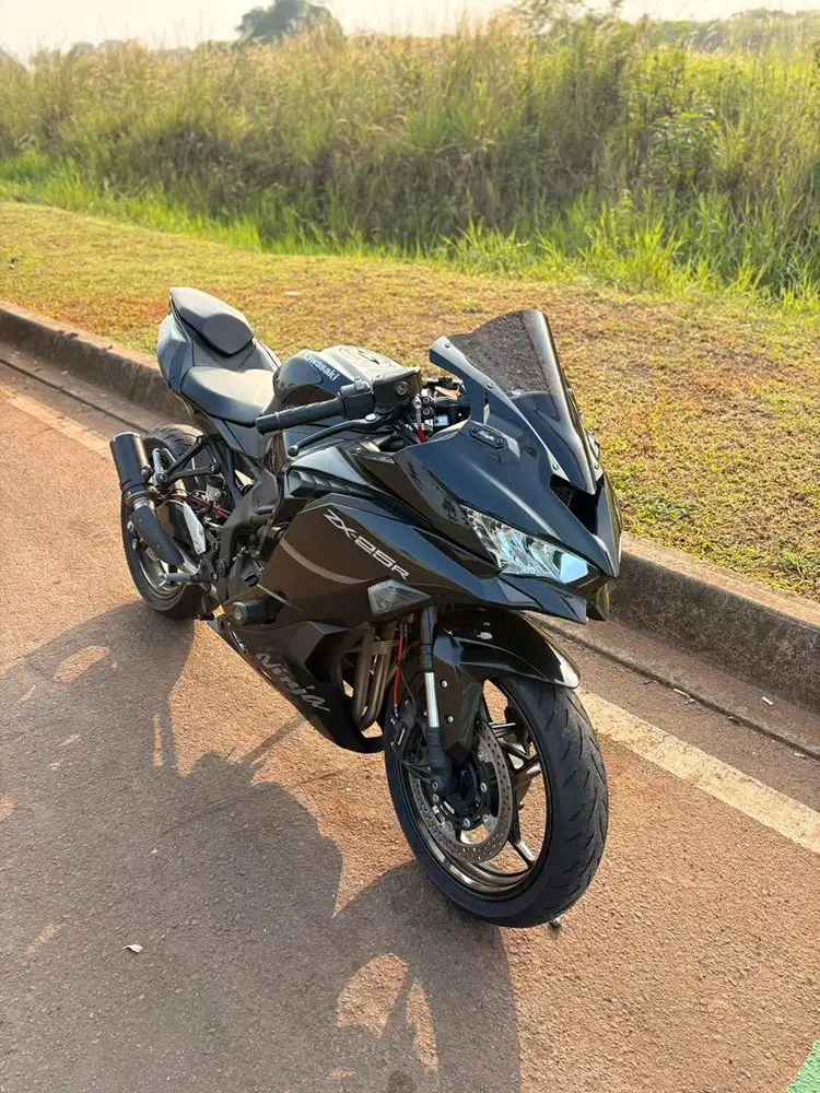 Kawasaki Ninja ZX-25R 2023 TFT Display