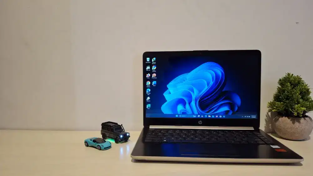 Laptop hp core i5 gen 8 RAM 8GB dual VGA