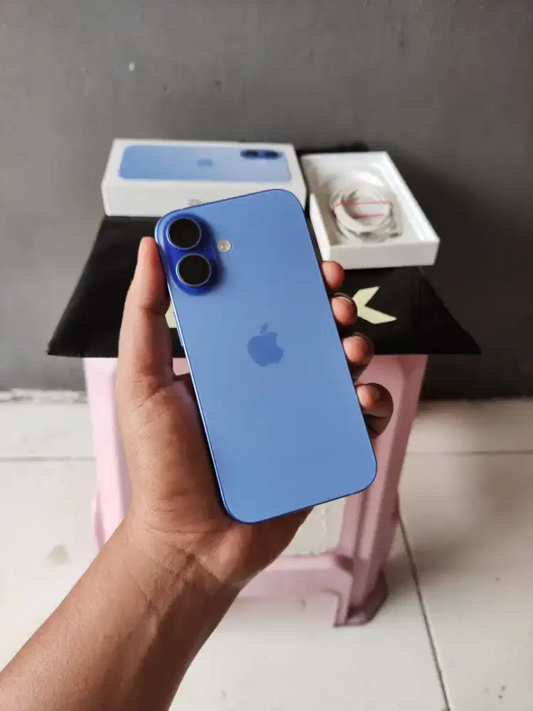 Iphone 16 128gb ibox on sampe mei fullset mulus