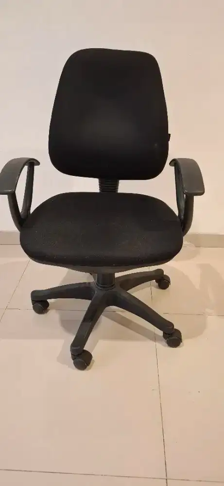 Kursi kerja roda bisa berputar