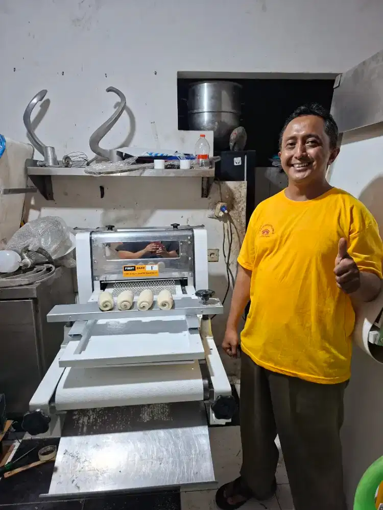 Mesin long merk First bake Taiwan Gulung Roti Tawar bagus