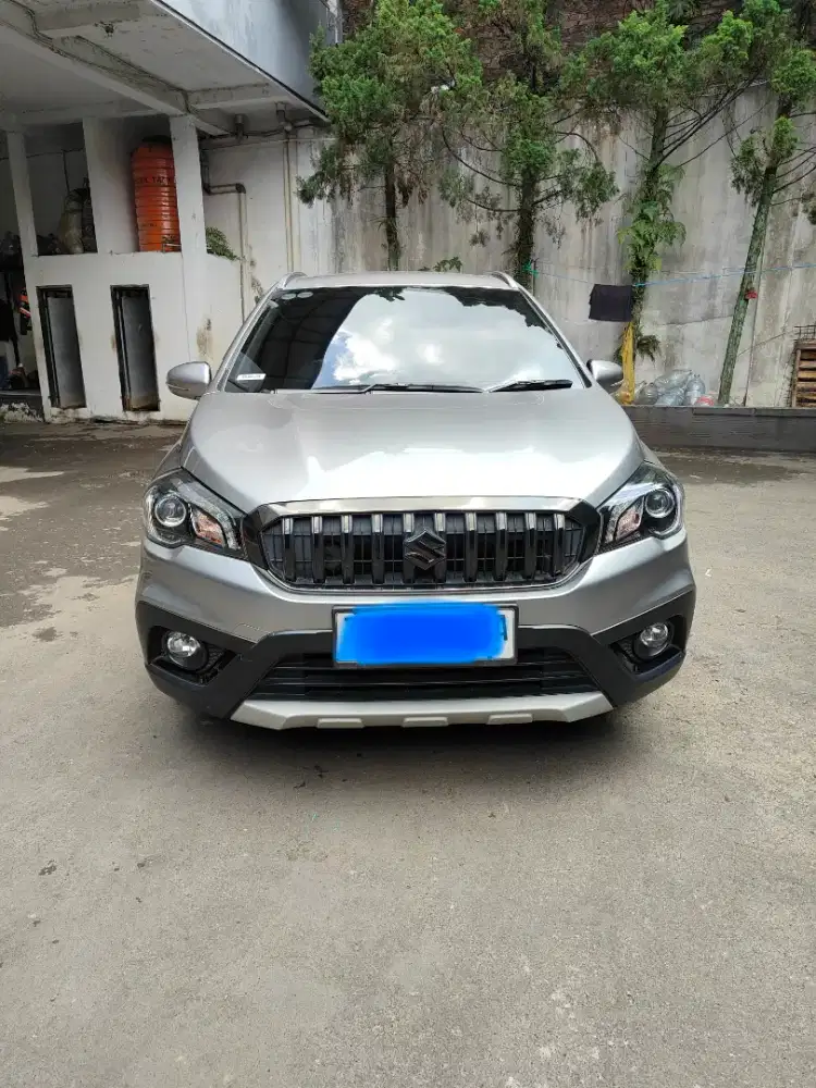 Suzuki SX4 S cross Tahun 2018 Manual, Silver Stone
