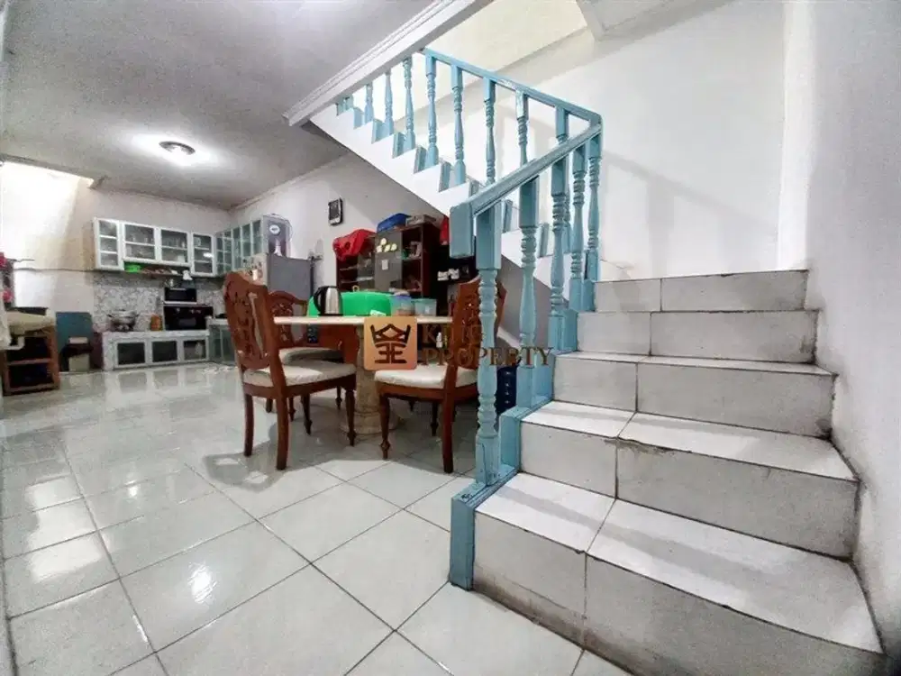 Dekat Stasion KRL Grogol Petamburan, Dijual Rumah Empang Bahagia 2 Lantai Full Bangunan Tersedia Garasi Mobil Lokasi Jelambar Jakarta Barat