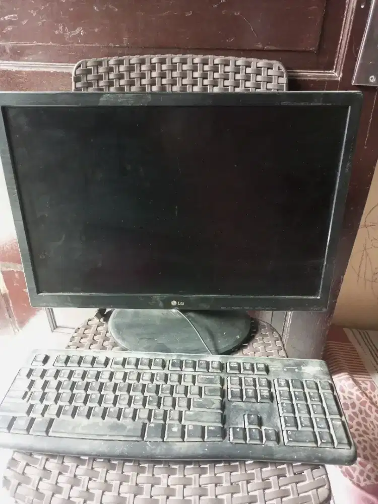 Dijual monitor bekas LG 20 inch