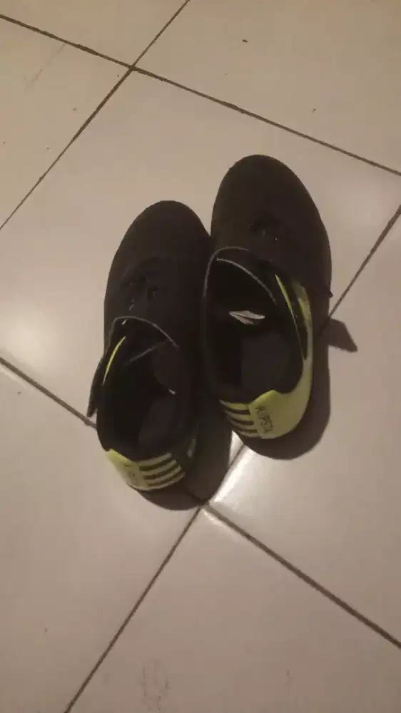 Sepatu bola no ,34/36