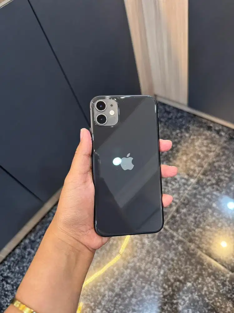 DIJUAL IPHONE 11 64GB BLACK SECOND IBOX