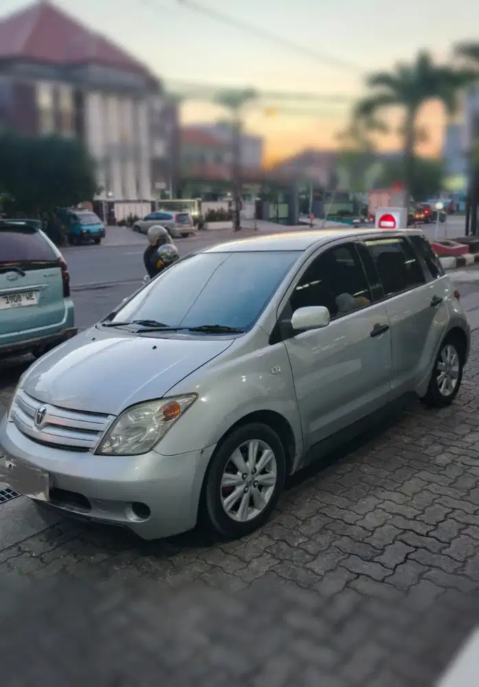 Toyota ist 2003 Bensin