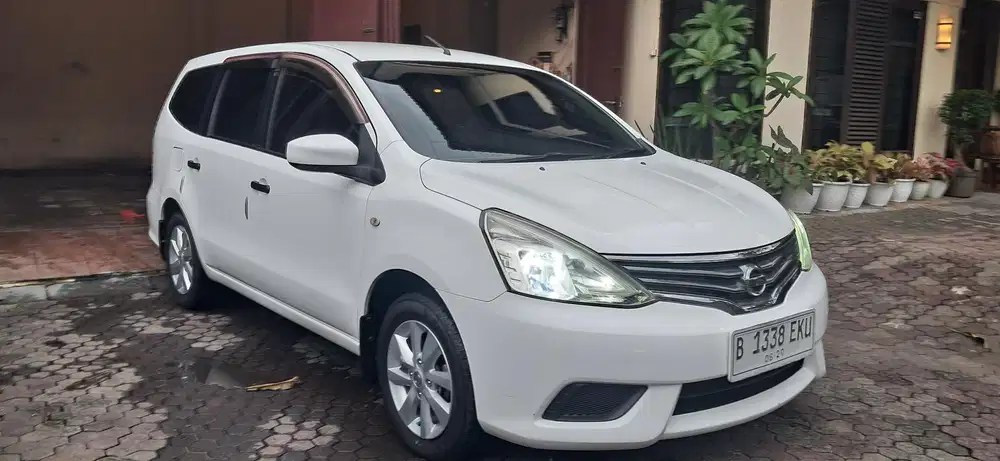 Nissan Grandlivina 1.5 SV facelift New model 2014 Manual