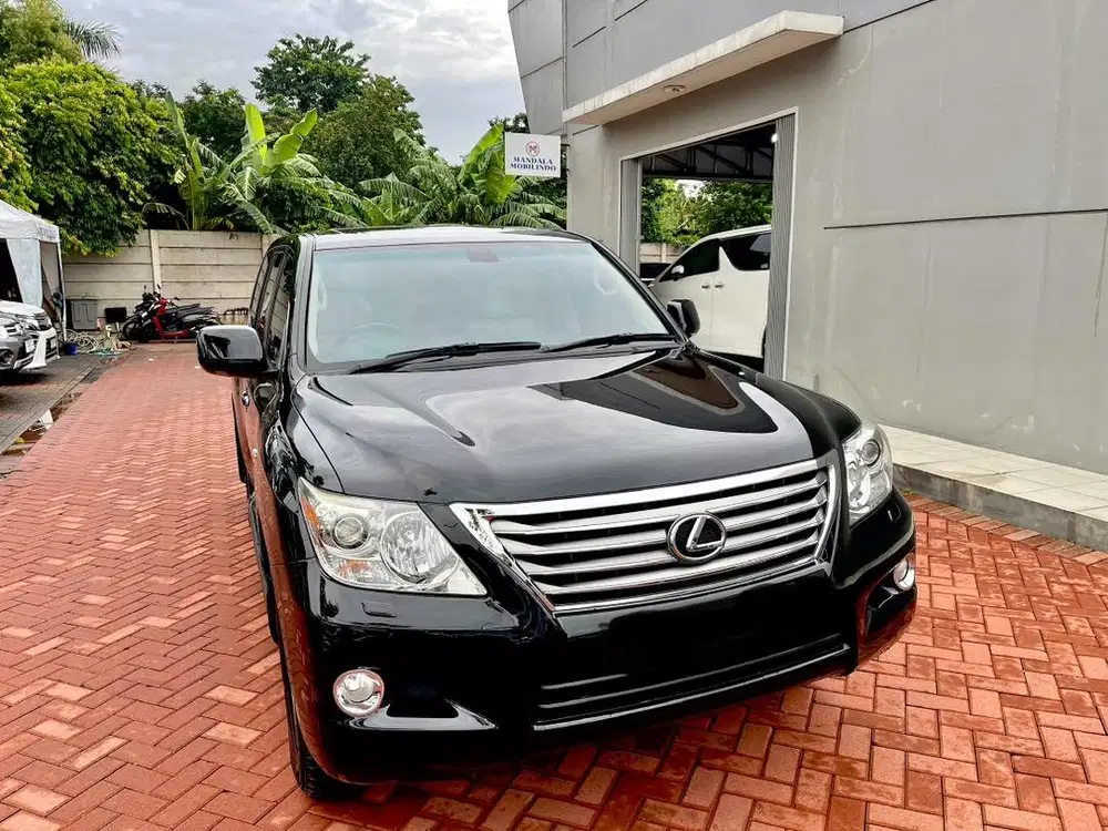 Lexus LX 570 2010 AT black metallic