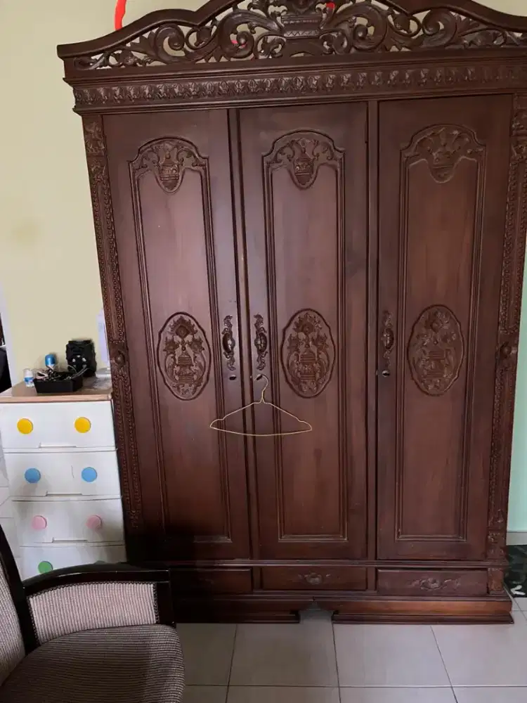Di jual lemari jati