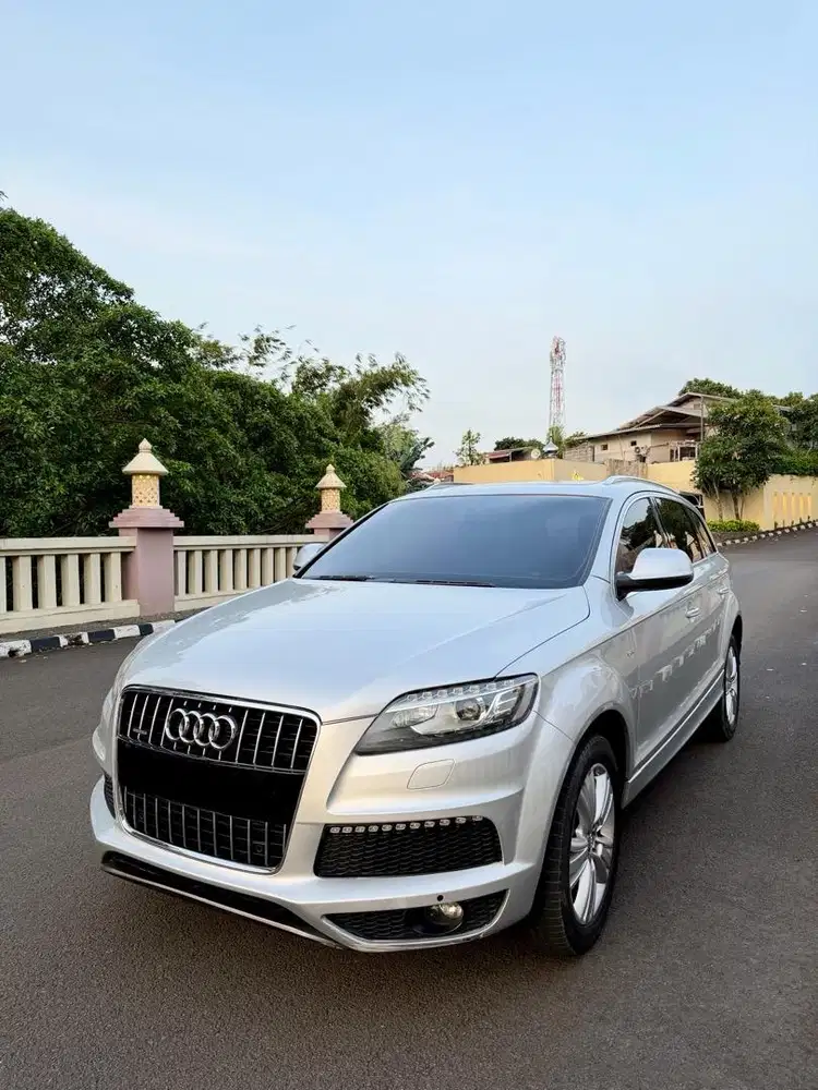 CASH MURAH Audi Q7 facelift SLINE odo 65rb panoramic bmw mercy