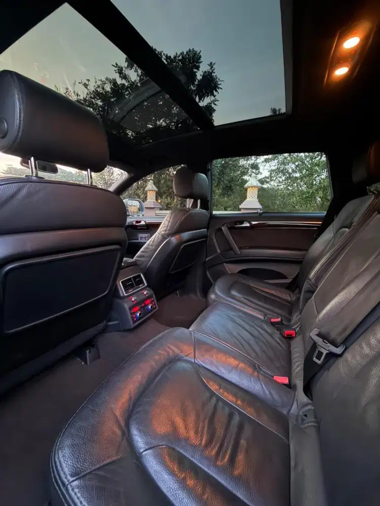 CASH MURAH Audi Q7 facelift SLINE odo 65rb panoramic bmw mercy