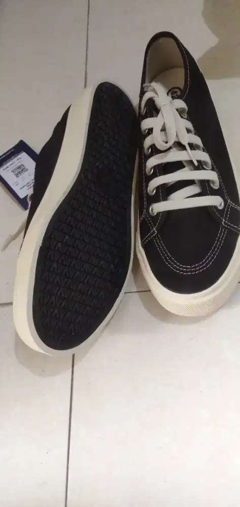 Jual sepatu merek ventela