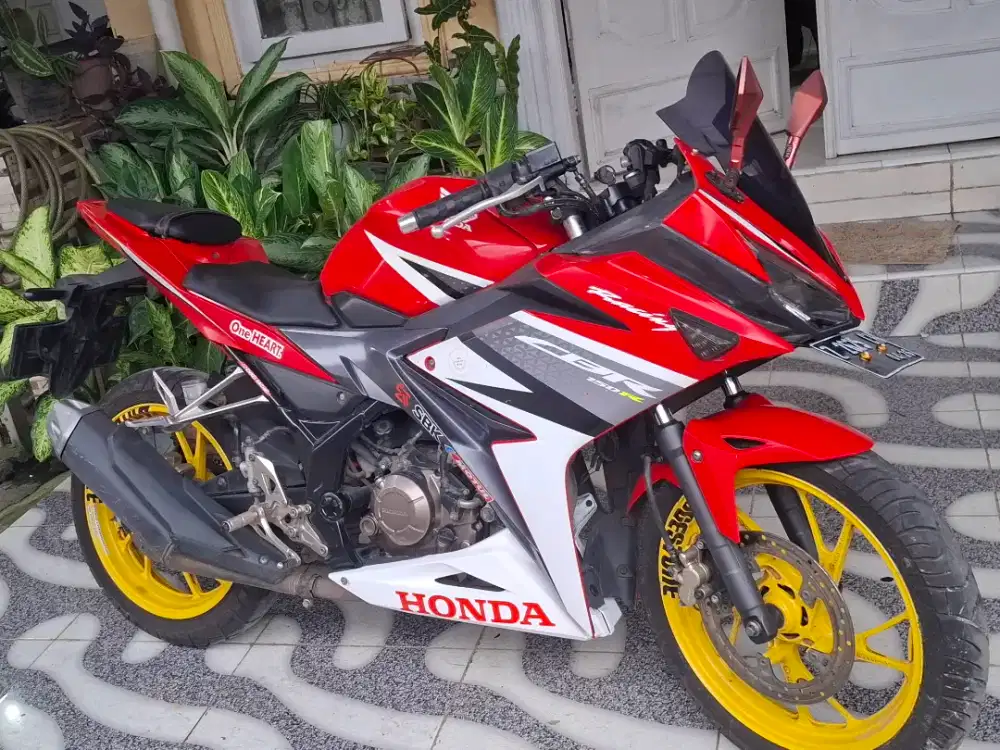 Honda CBR FL Red white