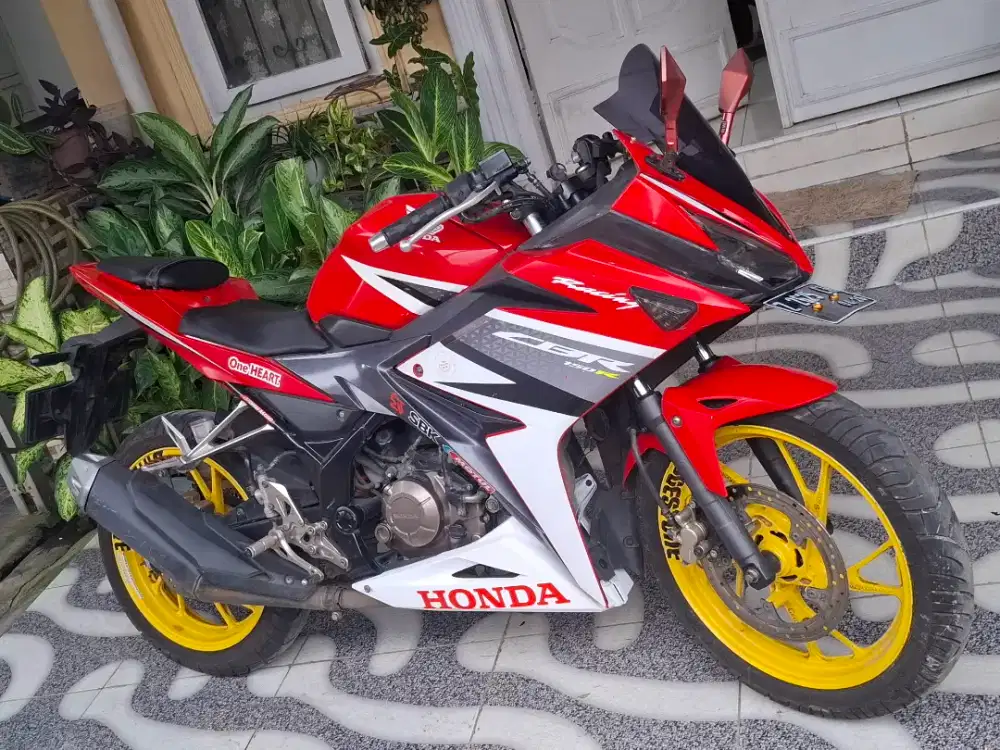 Honda CBR FL REd