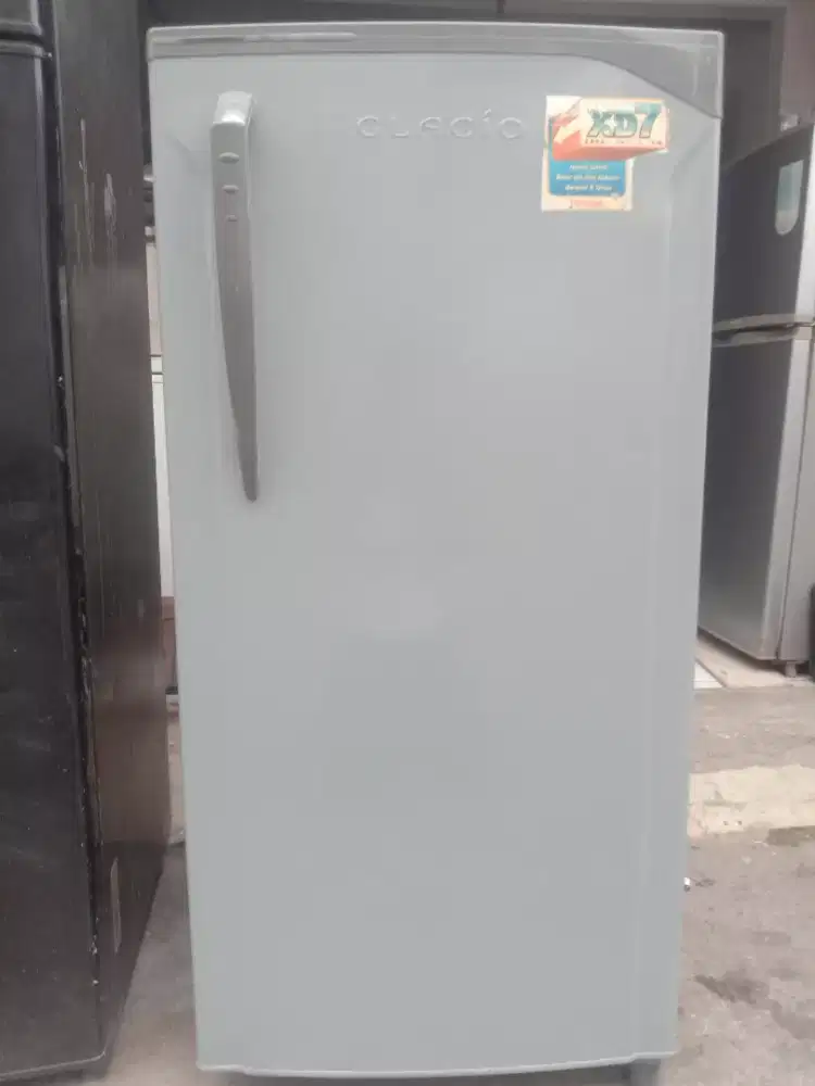 Kulkas 1pintu toshiba glacio