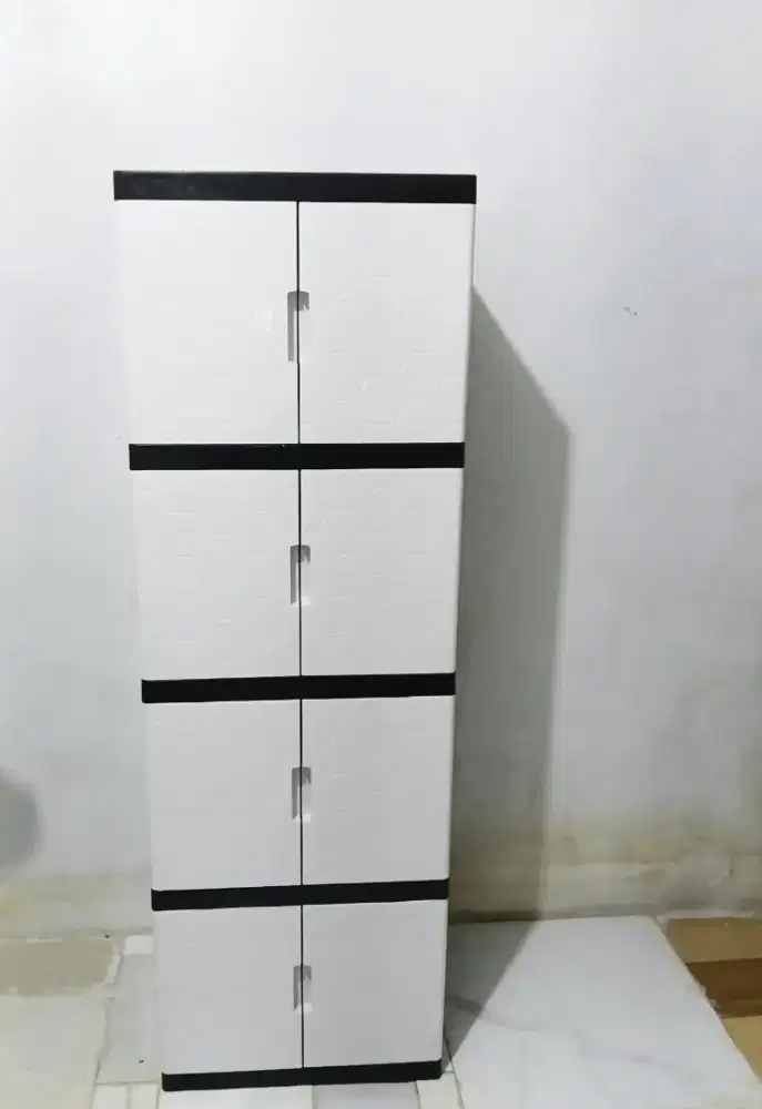 Di jual cepat Lemari plastik 4 susun ( preloved)