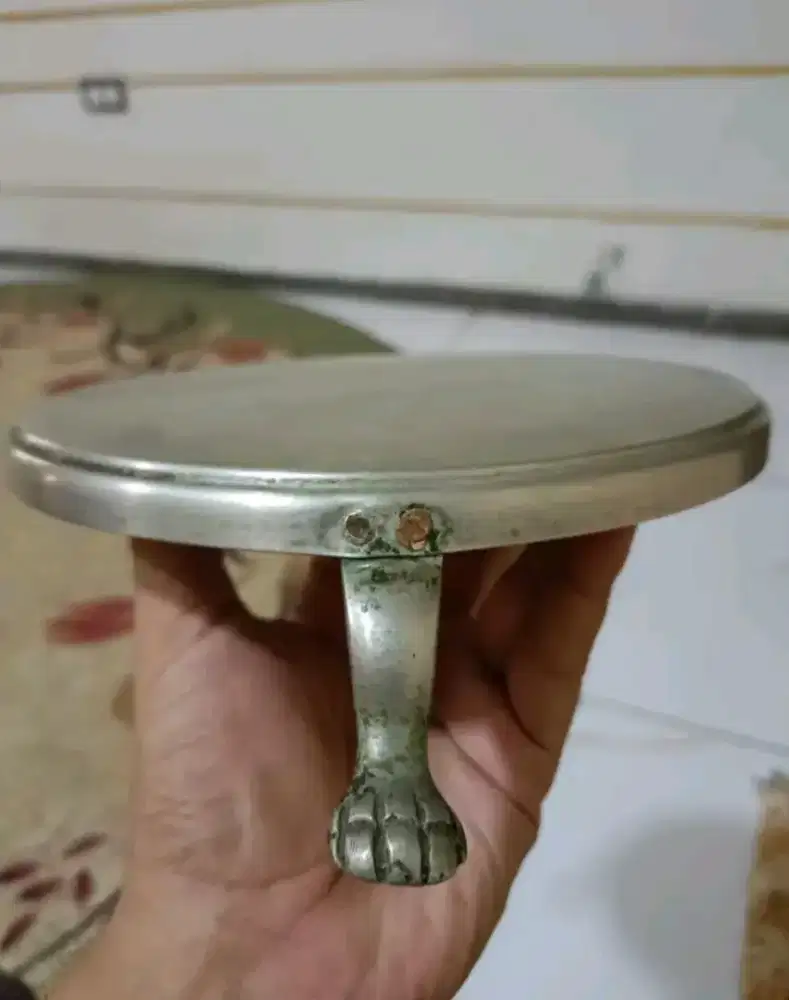 Meja kecil perak ( silver )