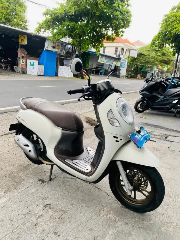 Scoopy DP 500 prestige putih Deva motor