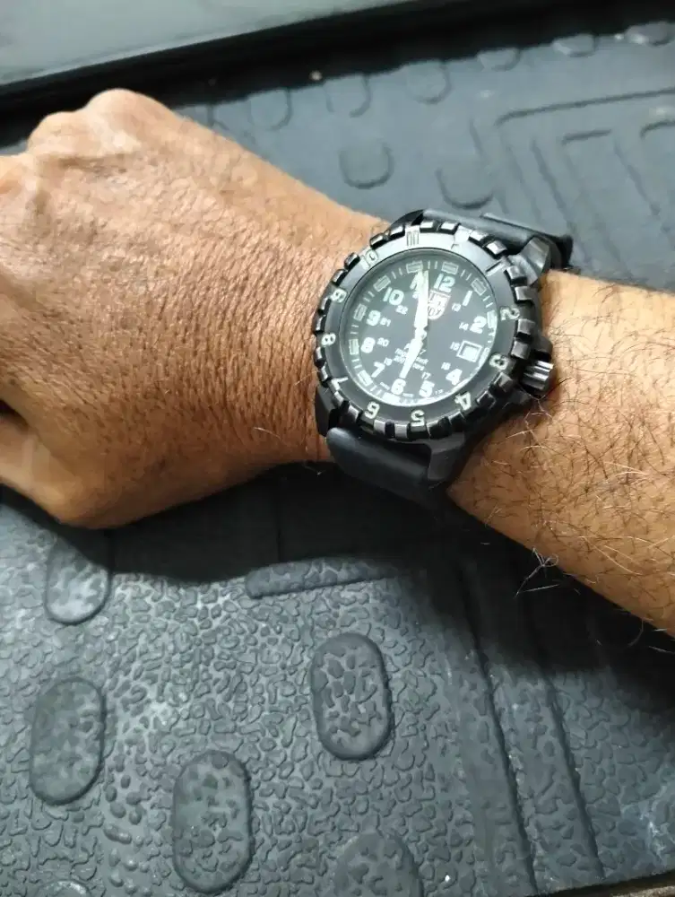 Jam Analog Luminox Swiss made