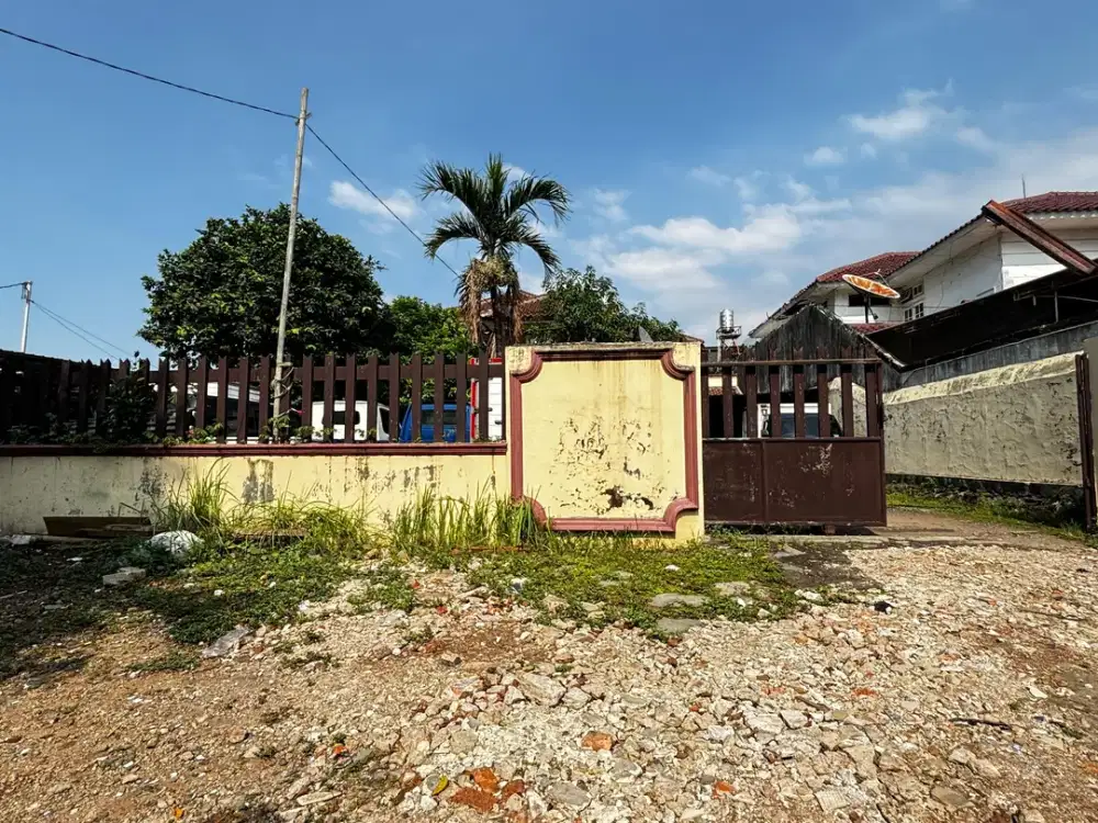 Rumah Besar Halaman Luas Di Duren Sawit Jaktim Banyak Usaha Sekitar